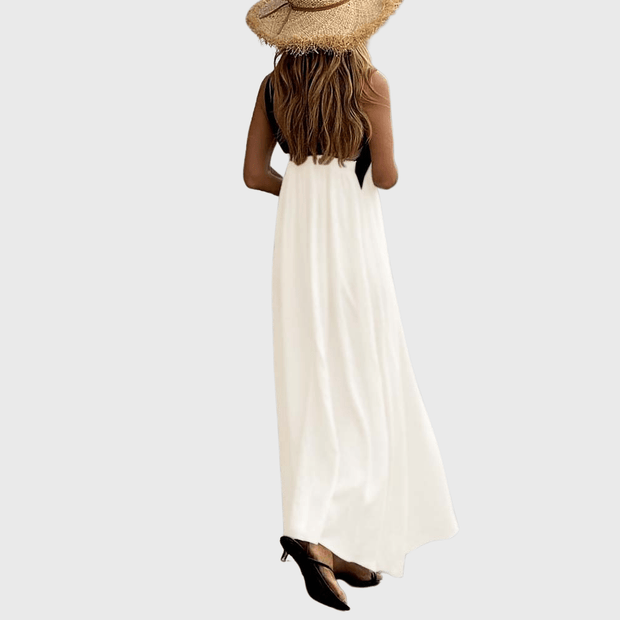 Robe avec une croix autour du cou