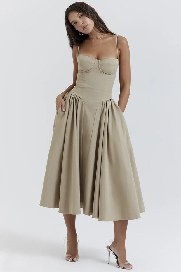 Robe midi sans manches avec coupe corset - Coupe attractive