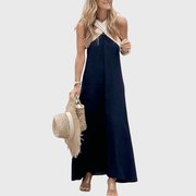 Robe avec une croix autour du cou