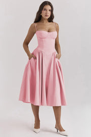 Robe midi sans manches avec coupe corset - Coupe attractive