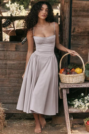 Robe midi sans manches avec coupe corset - Coupe attractive