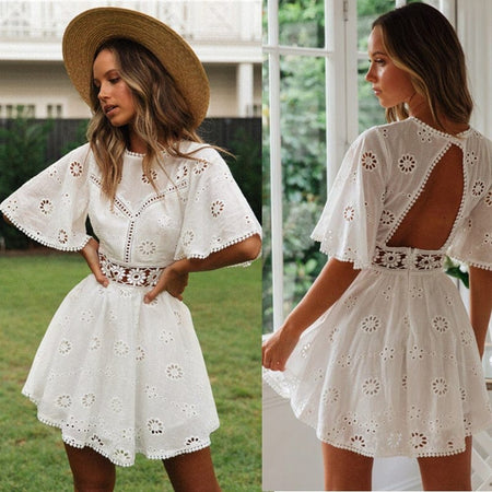 Liva - Robe blanche en dentelle à la mode